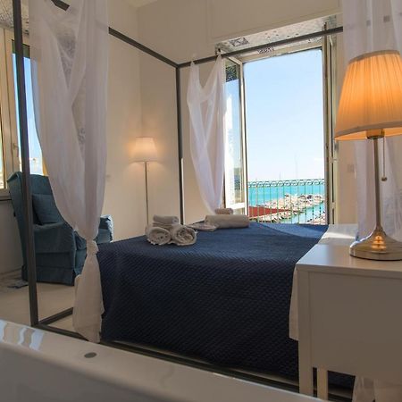 Relais Mareluna - Luxury Apartments Салерно Экстерьер фото