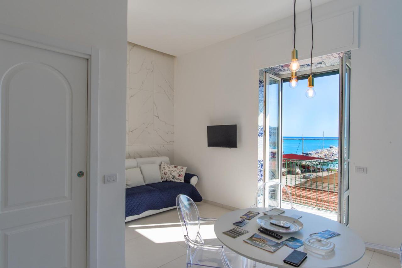 Relais Mareluna - Luxury Apartments Салерно Экстерьер фото