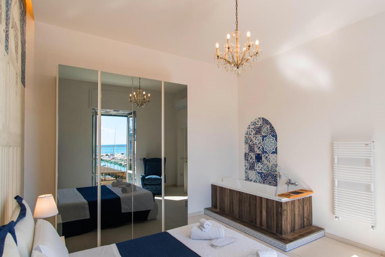 Relais Mareluna - Luxury Apartments Салерно Экстерьер фото
